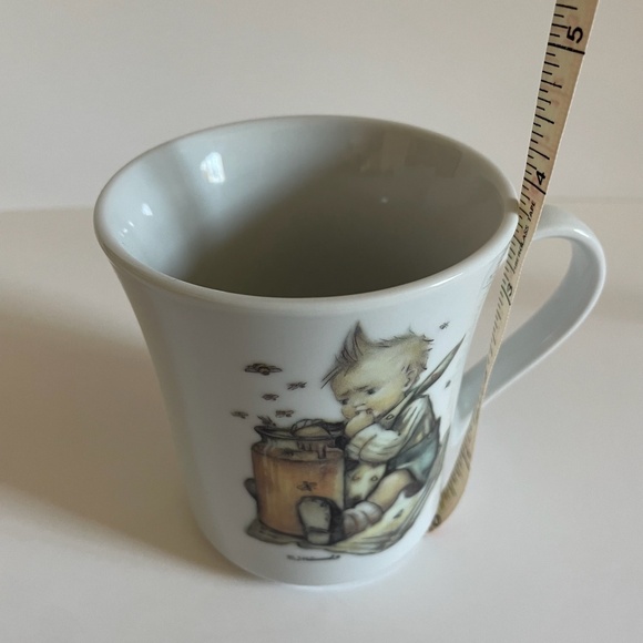 M.J. Hummel Mugs Hansel and Gretel + Honey Lovers - Picture 12 of 14